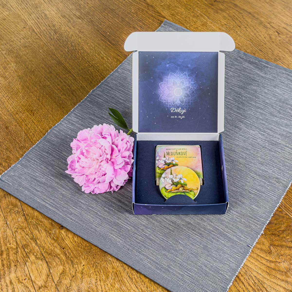 Dárková sada s mýdlem a zrcátkem - Meduňka