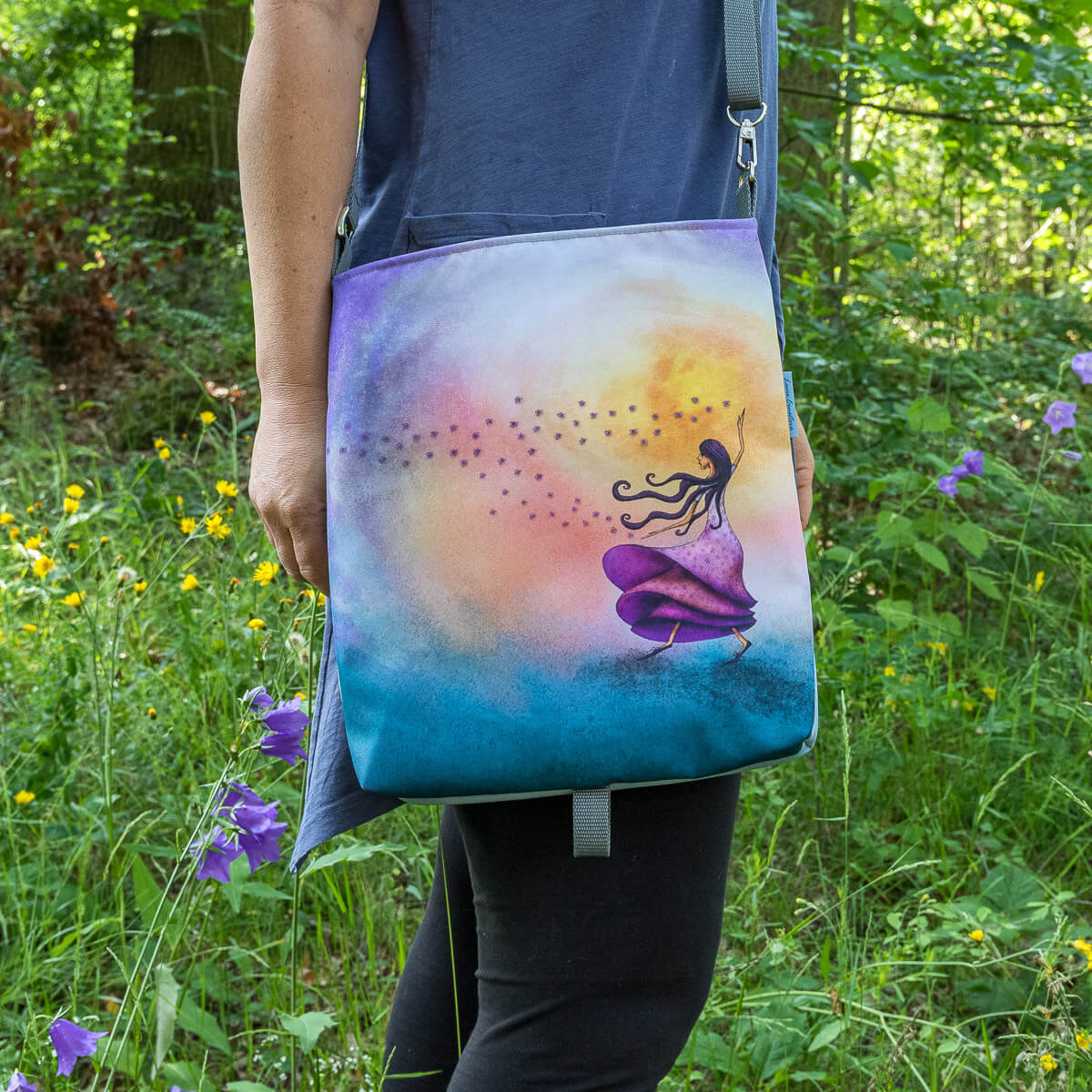 Crossbody taška Tančící ve větru - Obrázek 2